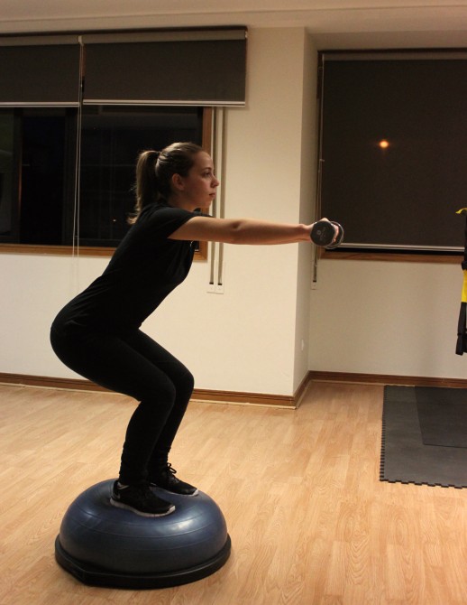 Taste It: 7 dias, 7 exercícios com aparelhos - Agachamentos no Bosu | Global News Portugal Bosu 1