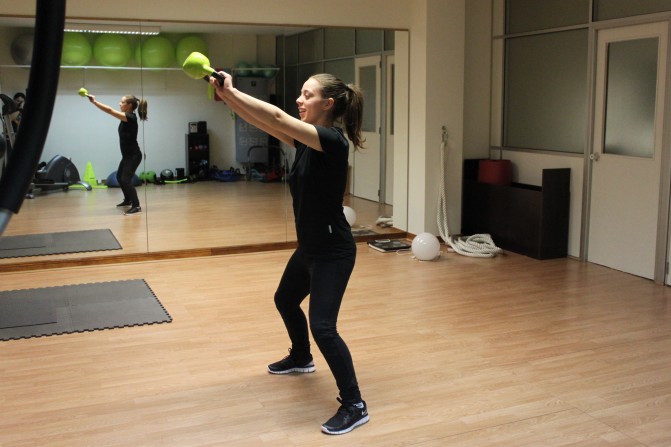 Taste It: 7 dias, 7 exercícios com aparelhos - Kettlebell swing | Global News Portugal Ketlletbel 2